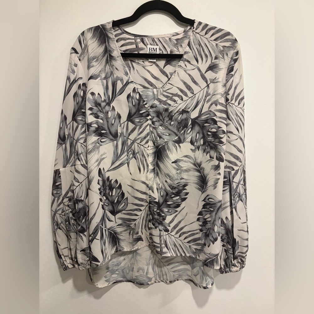 Badgley Mischka Printed Chiffon Balloon Sleeve Blouse Grey & White Tropical – L